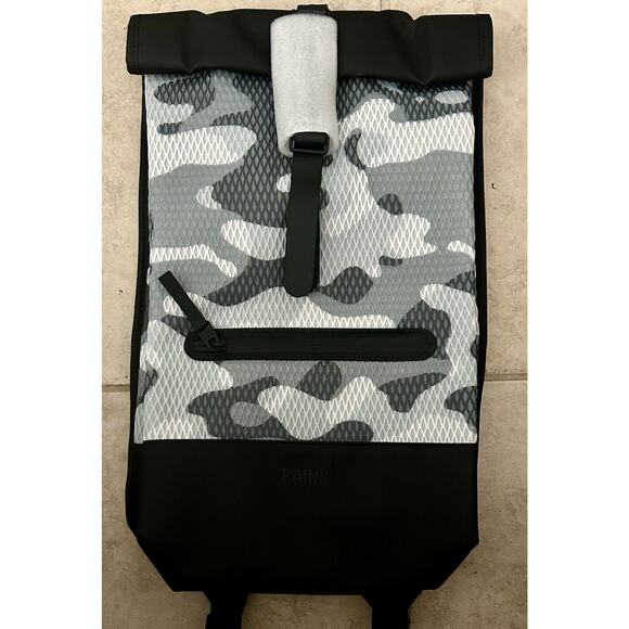 Rains Rolltop Rucksack Mesh Camo NWT - Picture 2 of 5
